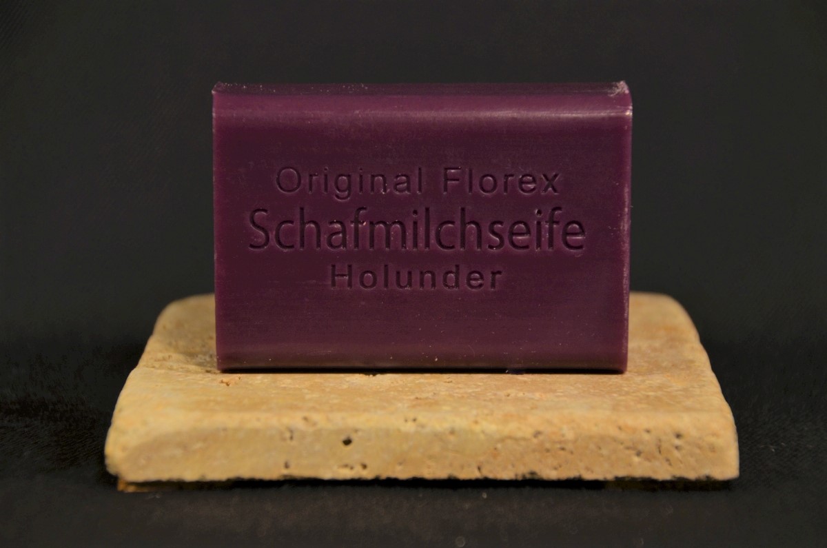 Schafmilchseife_Holunder_auf_Travertin
