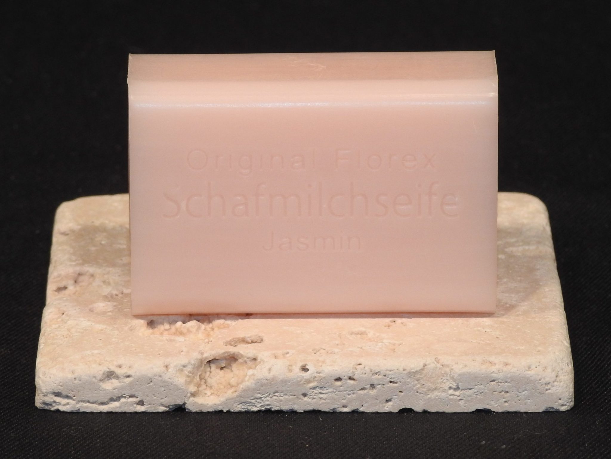 Schafmilchseife_Jasmin_auf_Travertin