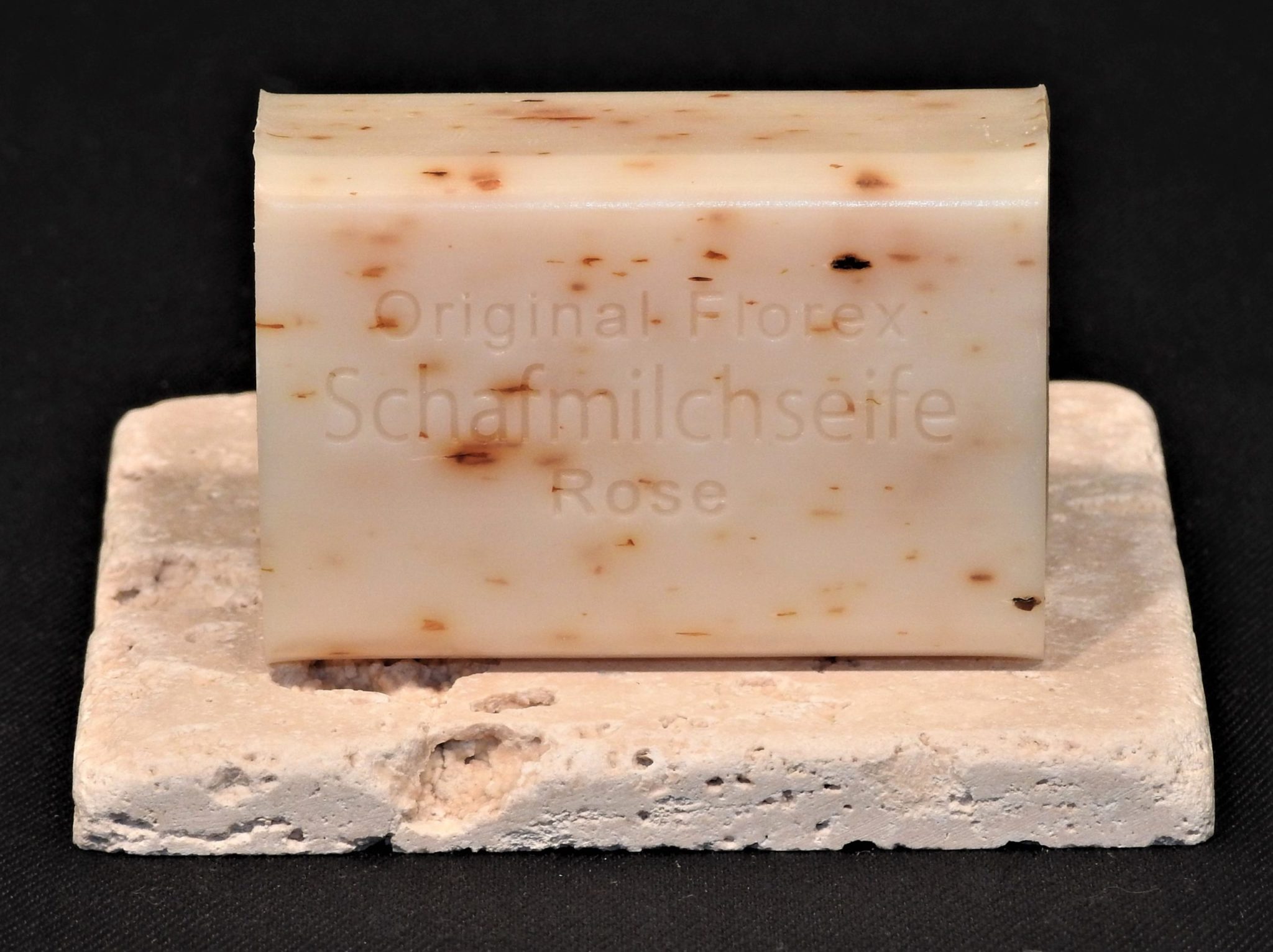 Schafmilchseife_Rose_Annabelle_auf_Travertin