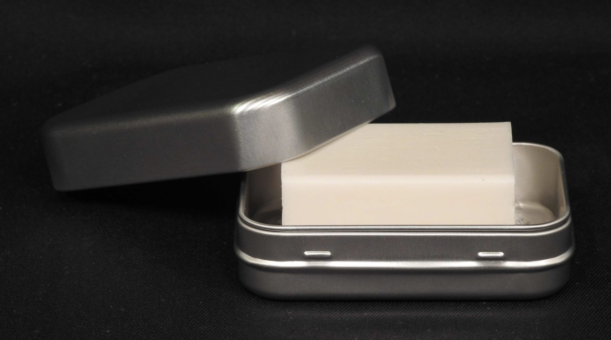 Seifendose_Aluminium_mit_Lanolinseife Seifendose_Aluminium_mit_Lanolinseife