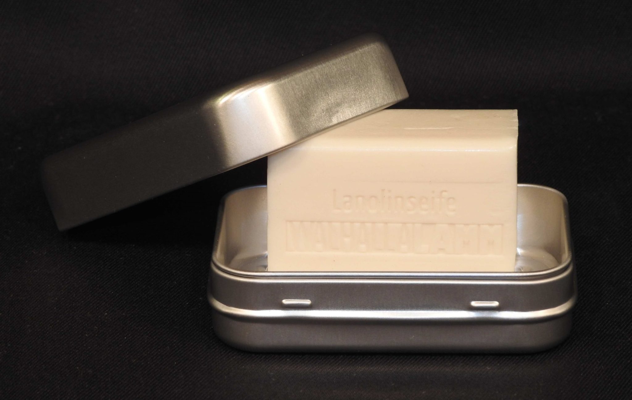Seifendose_Aluminium_mit_Lanolinseife Seifendose_Aluminium_mit_Lanolinseife