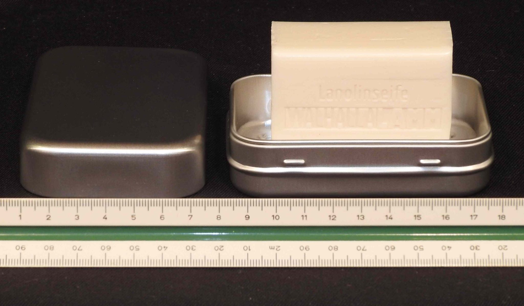 Seifendose_Aluminium_mit_Lanolinseife Seifendose_Aluminium_mit_Lanolinseife