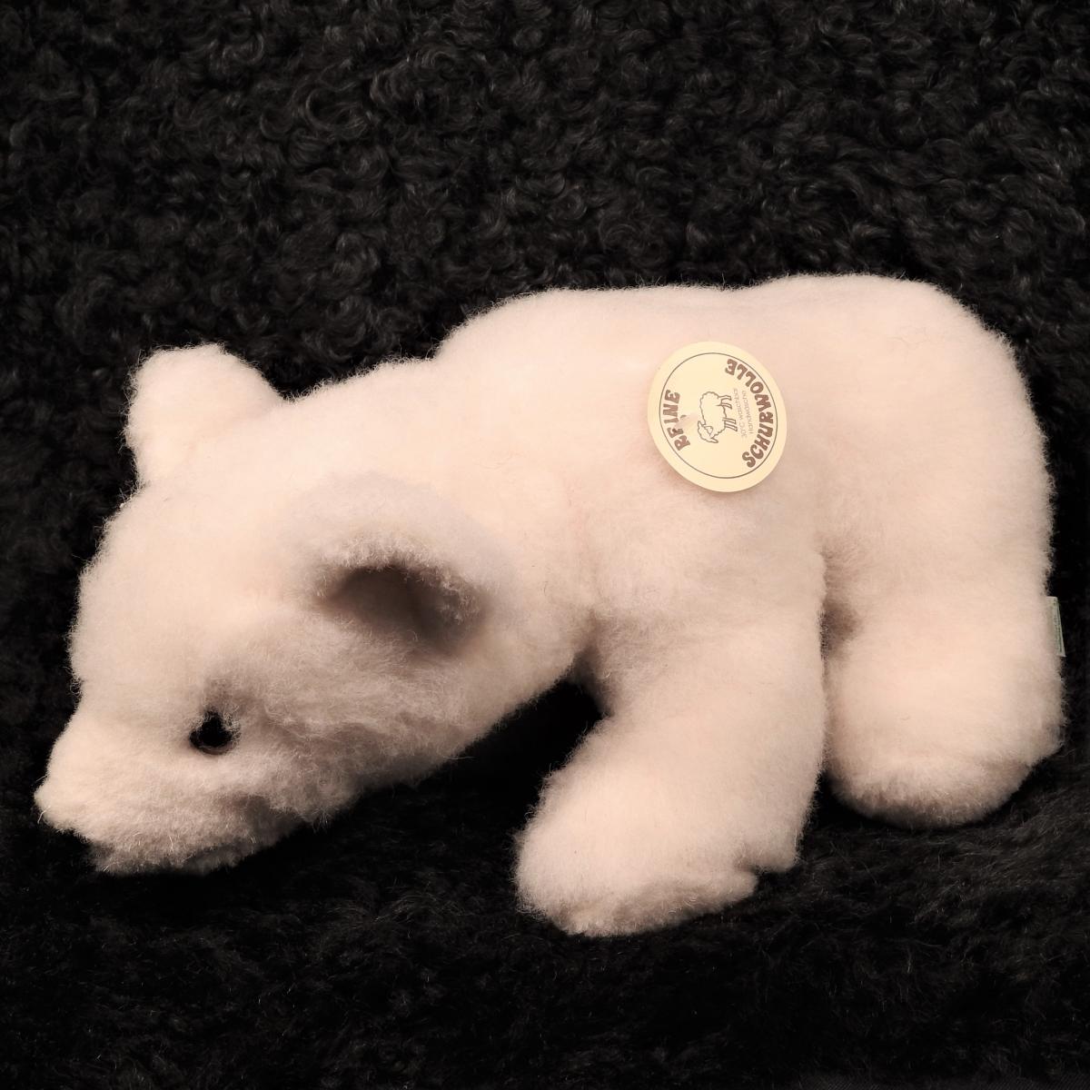 Schafwoll Kuscheltier Eisbär stehend Schafwoll Kuscheltier Eisbär stehend