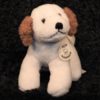 Schafwoll-Kuscheltier Welpe/Hund weiß mit braunen Ohren Schafwoll-Kuscheltier Welpe/Hund weiß mit braunen Ohren