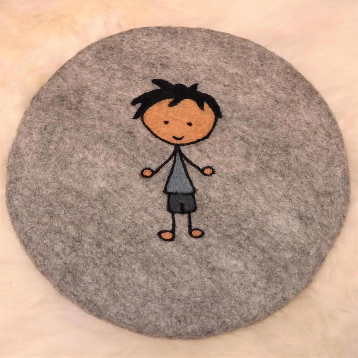 Schafwoll-Filz-Sitzauflage rund Familie: Junge/Sohn Schafwoll-Filz-Sitzauflage rund Familie: Junge/Sohn