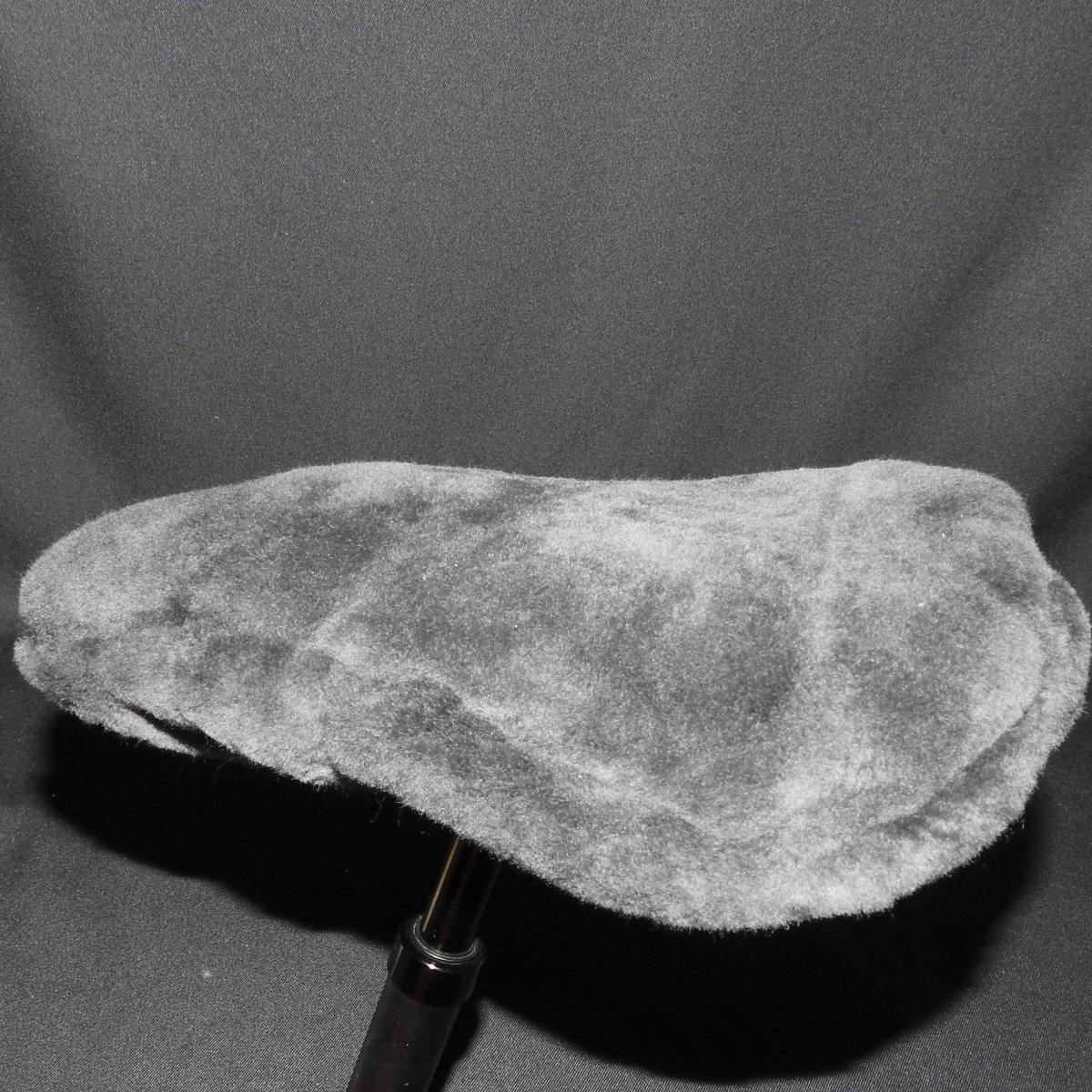 Fahrrad-Sattelbezug aus Lammfell anthrazit grau