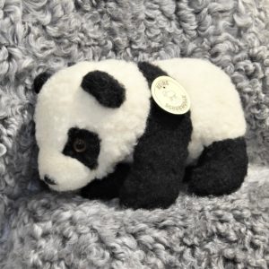 Schafwoll-Kuscheltier Pandabär