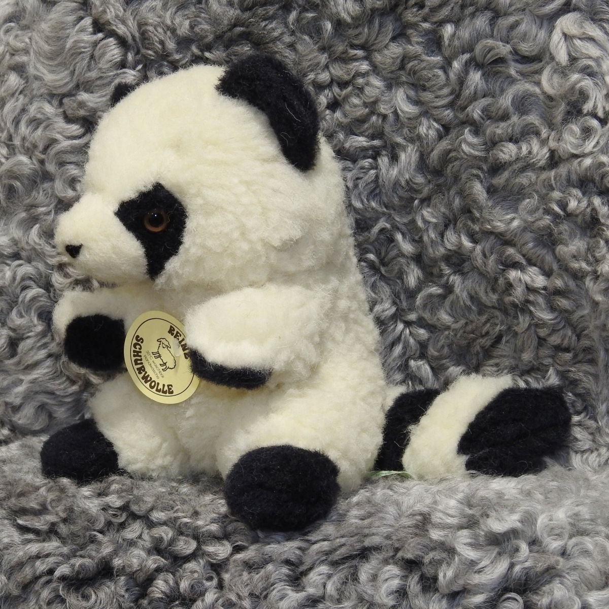 Schafwoll-Kuscheltier Waschbär Schafwoll-Kuscheltier Waschbär