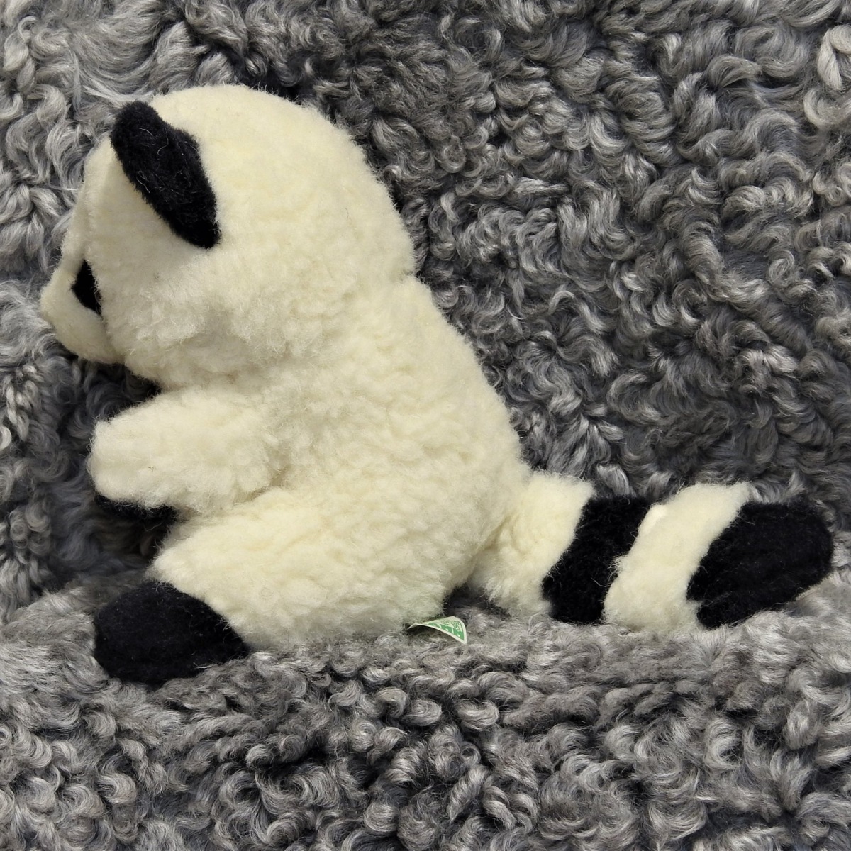 Schafwoll-Kuscheltier Waschbär Schafwoll-Kuscheltier Waschbär