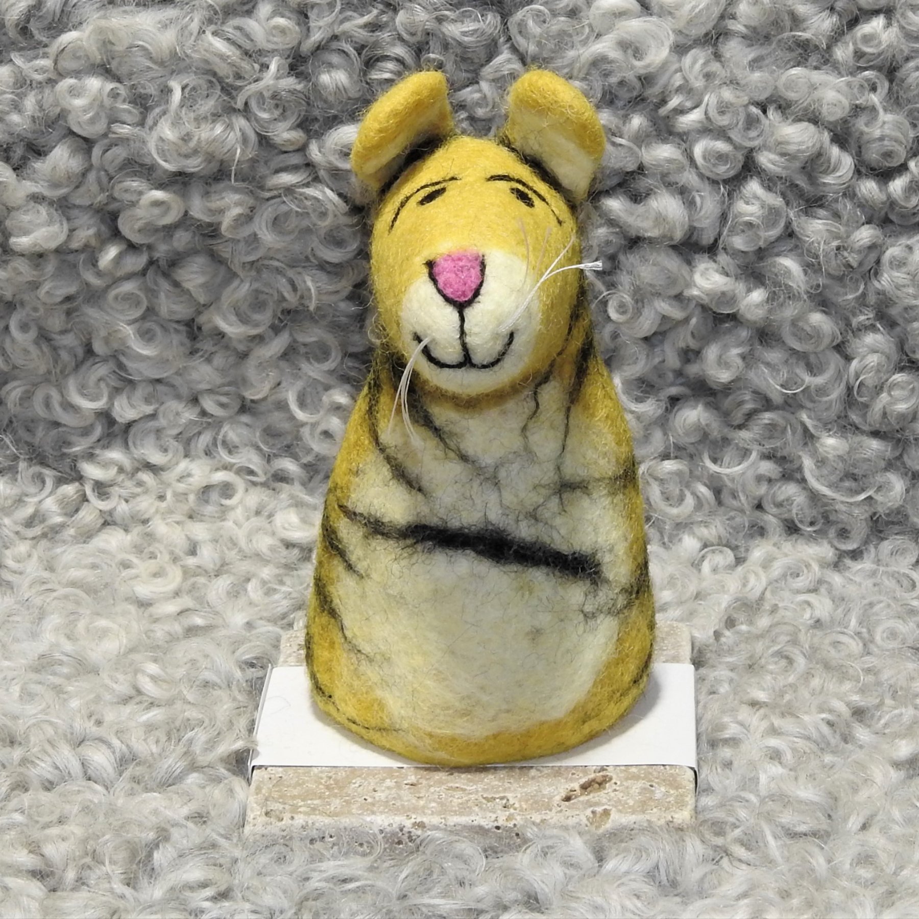 Schafwoll_Filz_Eierwaermer_Tiger