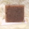 Pflanzenoelseife Hafer-Honig quadratisch handgesiedete Naturseife auf Travertin