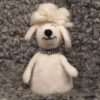 Schafwoll-Filz Eierwaermer Hund mit Wuschelkopf, Karo-Halsband und Glocke